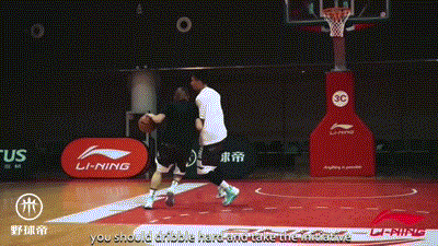 篮球合步是什么_篮球合手后脚步规则_篮球合球步