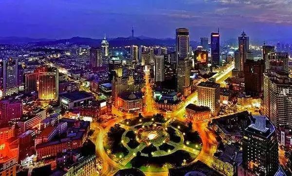 婚纱外景地_复古外景婚纱照山景_婚纱照复古