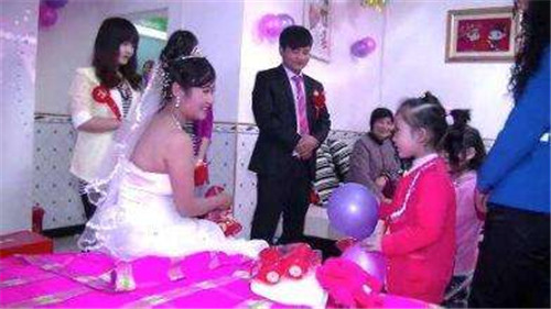 婚礼闹洞房习俗恶俗_结婚闹闹洞房_洞房闹法