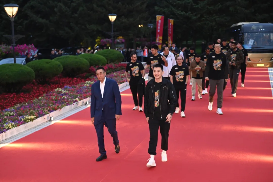 辽宁篮球新冠军有哪些人_辽宁篮球队的新人都有哪些人_辽宁本土篮球运动员