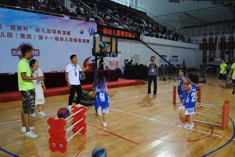 篮球冠军杯图片大全大图_篮球赛冠军海报_幼儿园篮球赛冠军图片