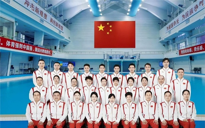 跳水怎么游上来_游泳跳水技巧6_跳水游泳技巧视频
