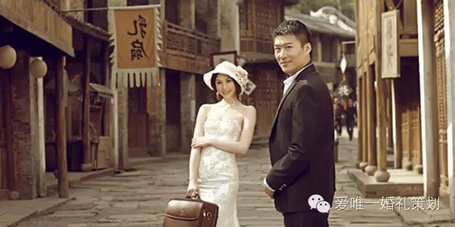 婚纱照风格类型室外室内_室内婚纱照好还是室外婚纱照好_婚纱室外实景图片大全