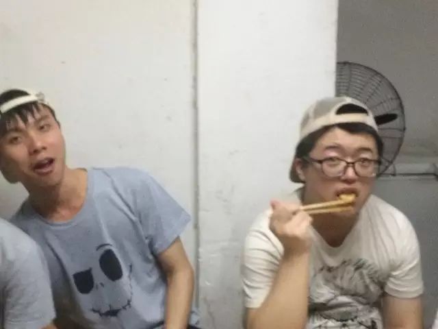 蛋糕足球_蛋糕足球图案_足球蛋糕球技巧女生版教学