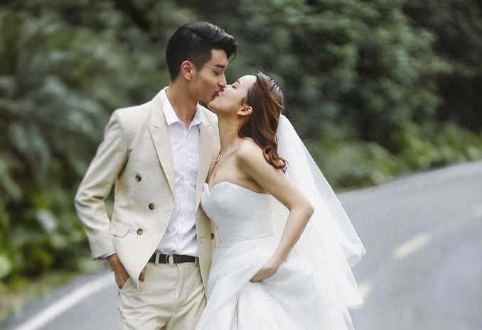 婚纱照风格推荐 个性_婚纱照个性风格推荐图片_婚纱照风格名称