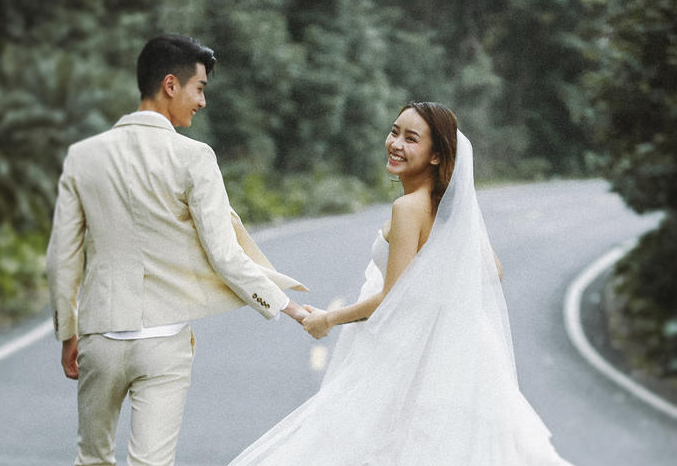 婚纱照风格推荐 个性_婚纱照个性风格推荐图片_婚纱照风格名称