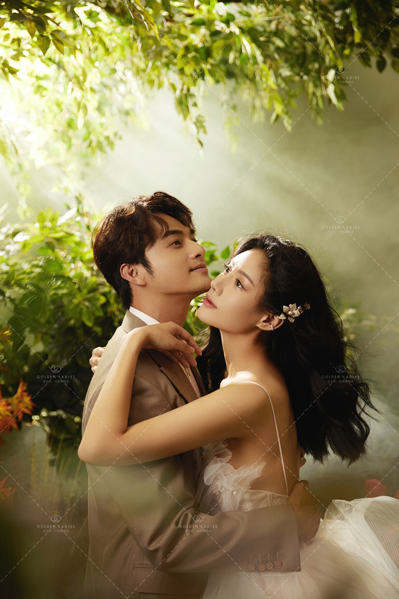 婚纱和拍照是分开的吗_婚纱照和婚纱是一个地方吗_拍婚纱照跟婚纱店的区别
