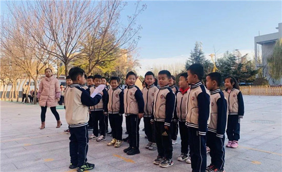 小学生体操的队形_小学生体操队形变换_小学生体操队形散开花样
