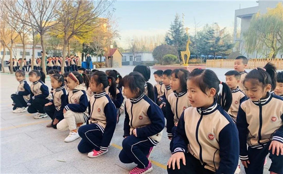 小学生体操队形散开花样_小学生体操队形变换_小学生体操的队形