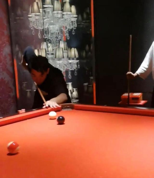 苗苗和郑恺婚纱照_苗苗郑恺婚礼视频_郑恺跟苗苗拍婚纱照是真的吗