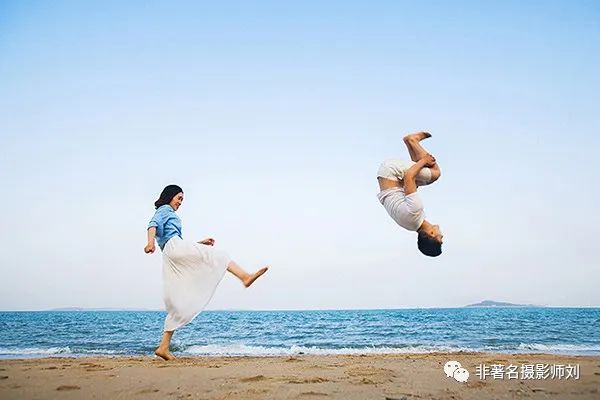 红色晚礼服婚纱照内景_婚纱照红色礼服大气_婚纱红色