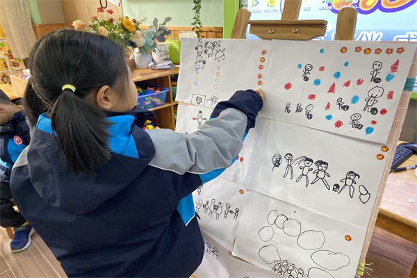 幼儿园关于足球规则教案_足球规则幼儿设计游戏图片_幼儿足球规则游戏设计
