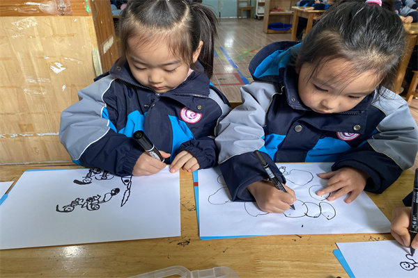 足球规则幼儿设计游戏图片_幼儿园关于足球规则教案_幼儿足球规则游戏设计