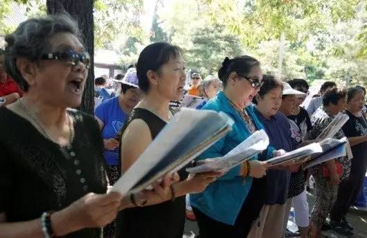 游泳技巧方法视频_游泳的技巧与方法_游泳技巧和要诀