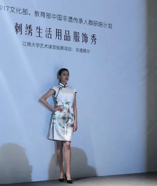 江苏省游泳女队冠军_江苏大学游泳冠军女教练_江苏游泳队女队员名单