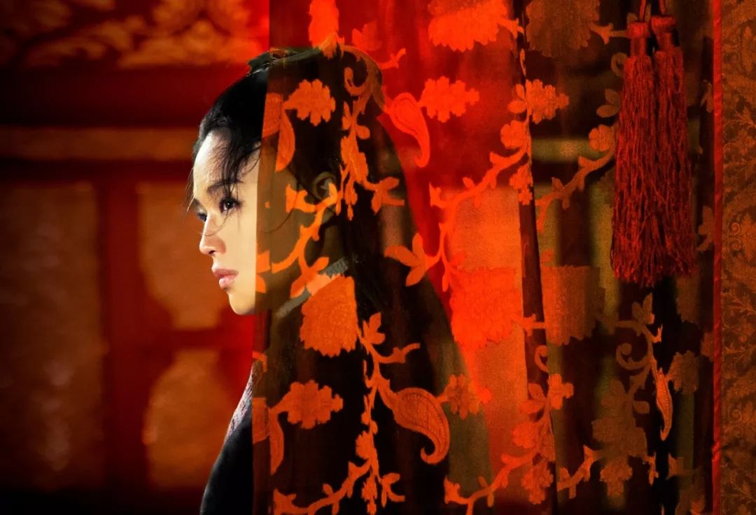 粉色婚纱照好不好_黑色和粉色婚纱_黑色个性粉色婚纱照搭配