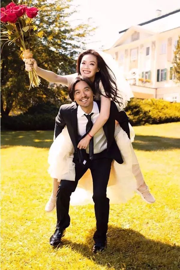 黑色个性粉色婚纱照搭配_黑色和粉色婚纱_粉色婚纱照好不好