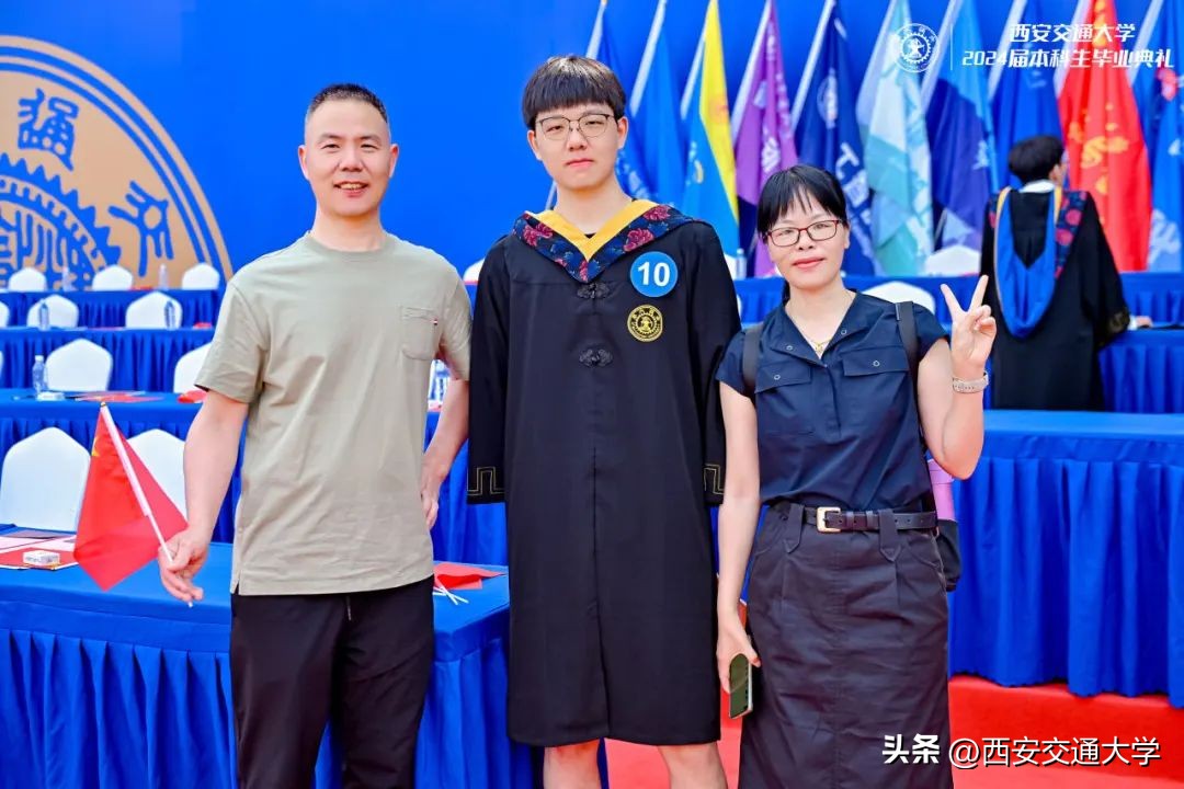 创业交大故事简介_交大 创业故事_大学生创业故事视频
