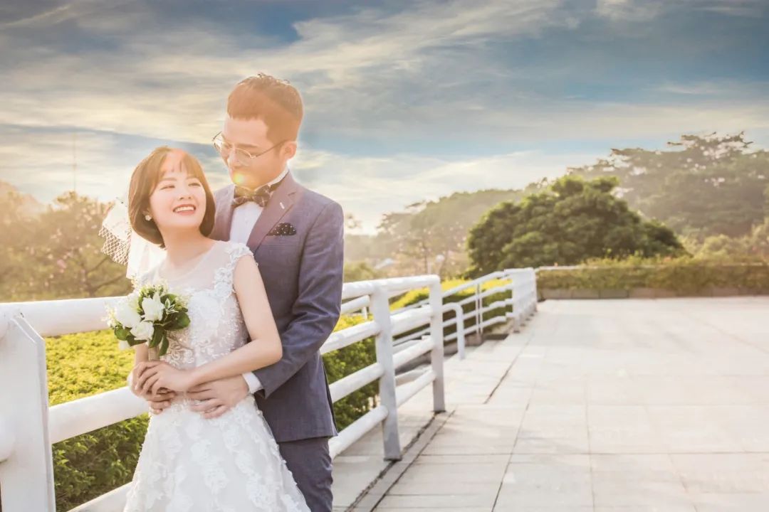 婚纱室内照片_婚纱照室内拍摄_室内婚纱照准备工作内容