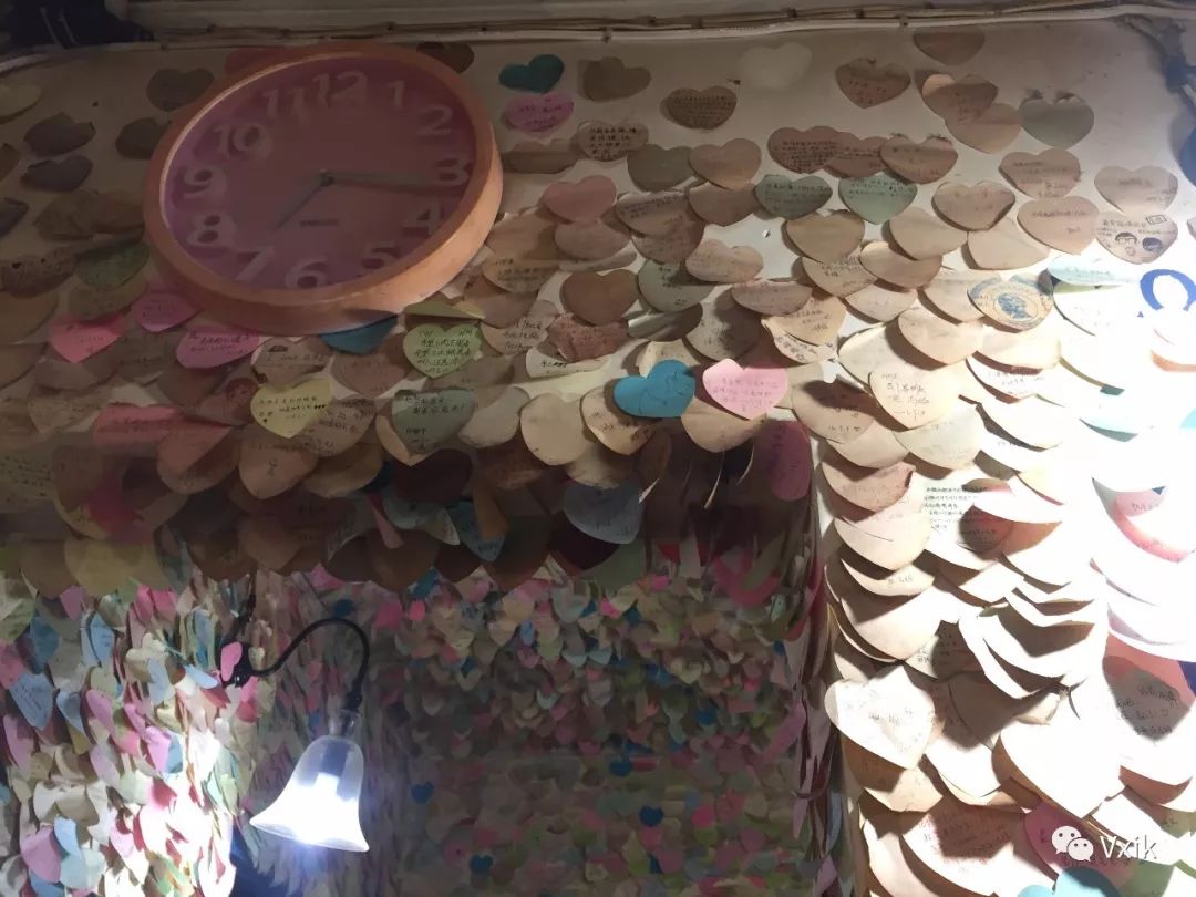 内景复古婚纱照黑_复古黑色婚纱照_婚纱复古造型