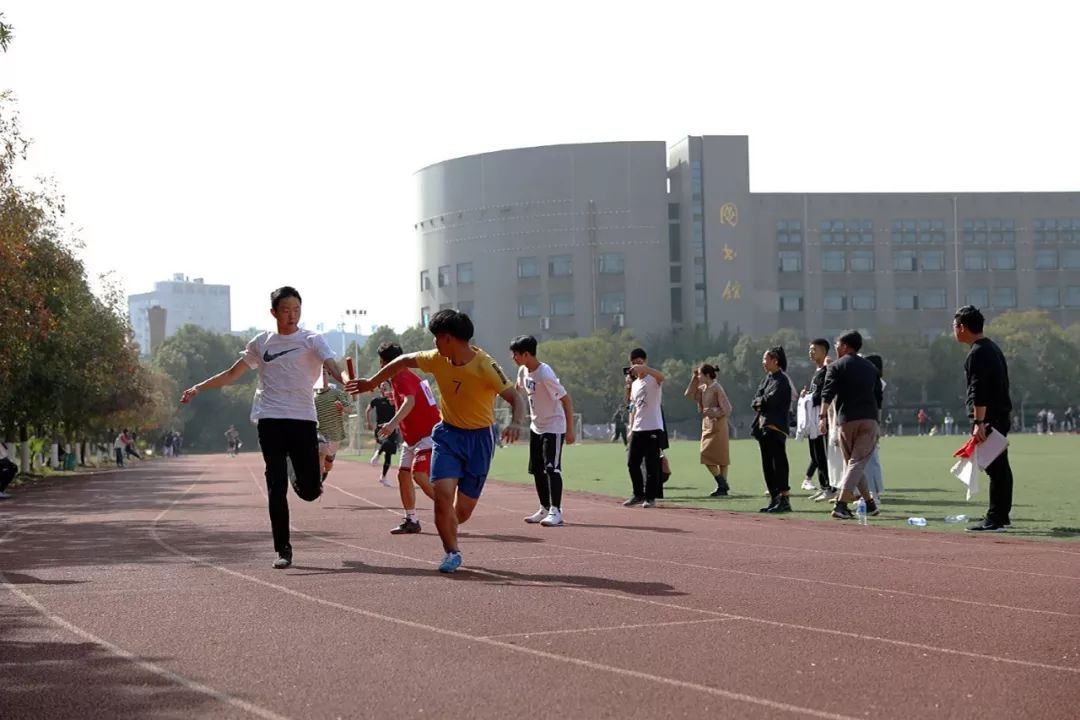 高中生运动会跑步视频_高中生运动_高中运动会慢速版