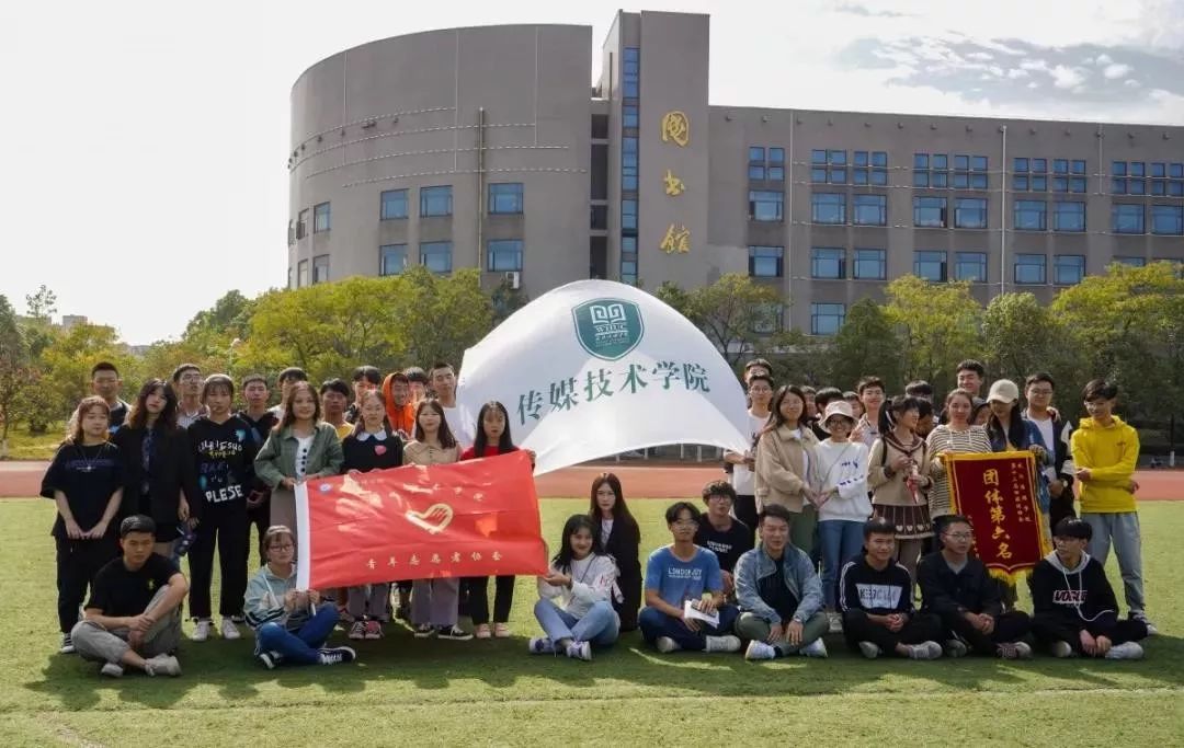 高中生运动_高中运动会慢速版_高中生运动会跑步视频