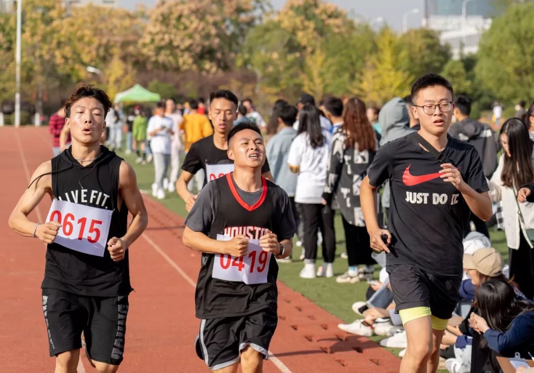 高中生运动_高中生运动会跑步视频_高中运动会慢速版